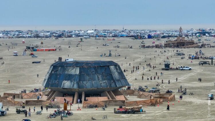 El Templo de la Profundidad (Temple of the Deep) de Burning Man, de Miguel Arraiz (foto: Rand Larson)