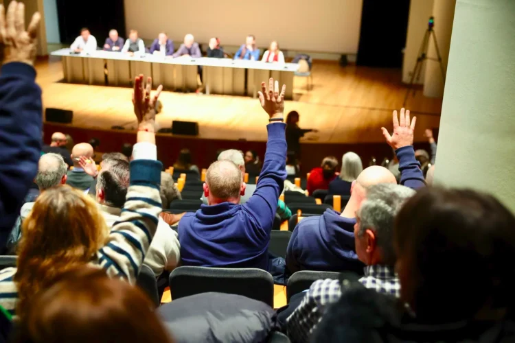 Votación en la asamblea de presidentes y presidentas de JCF (16/12/2025). Foto: JCF