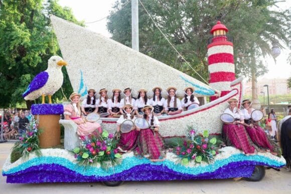 Carroza ganadora del Premio Extraordinario Barón de Cortés de la Batalla de Flores 2026 (foto: JCF)
